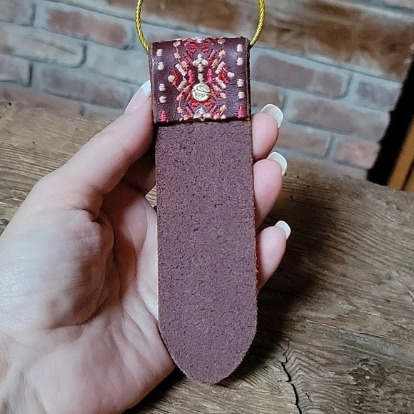 Embroidered Leather Key Fob, upcycled - Picture 6 of 6